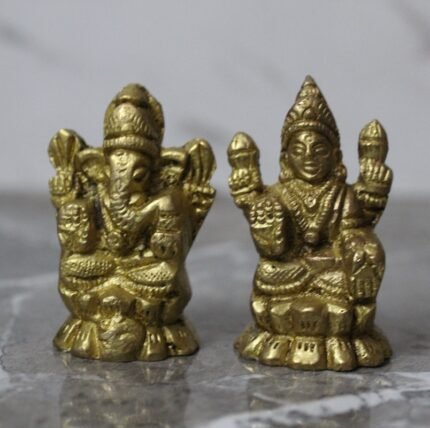 Handcrafted Brass Lakshmi Ganesha Idol Set on Lotus - 190 gm